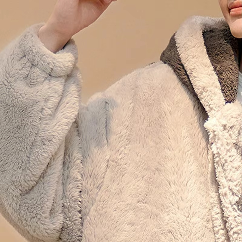 قطعة واحدة لوفي البشكير أنيمي  - مراجعة Winter Clothing In Japan وسعره